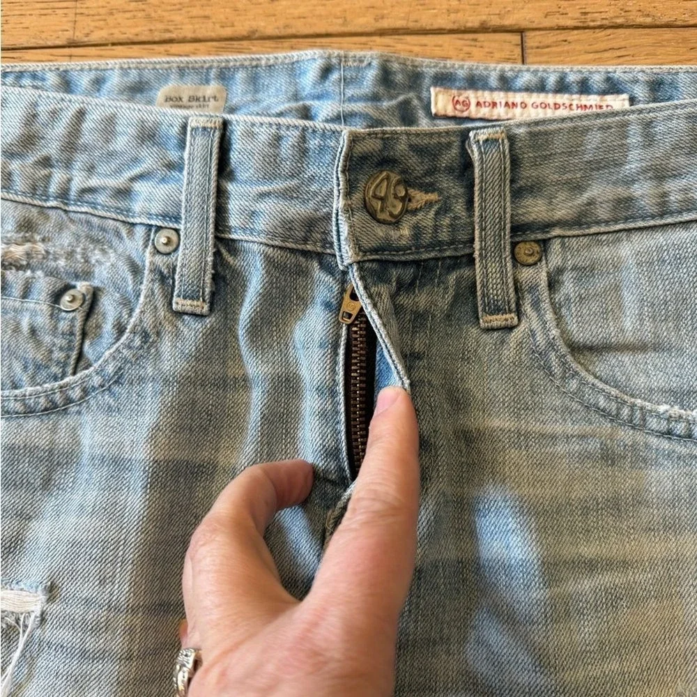 AG Adriano Goldschmied Box Skirt Distressed Denim Mini Skirt Light Wash 27 (941)